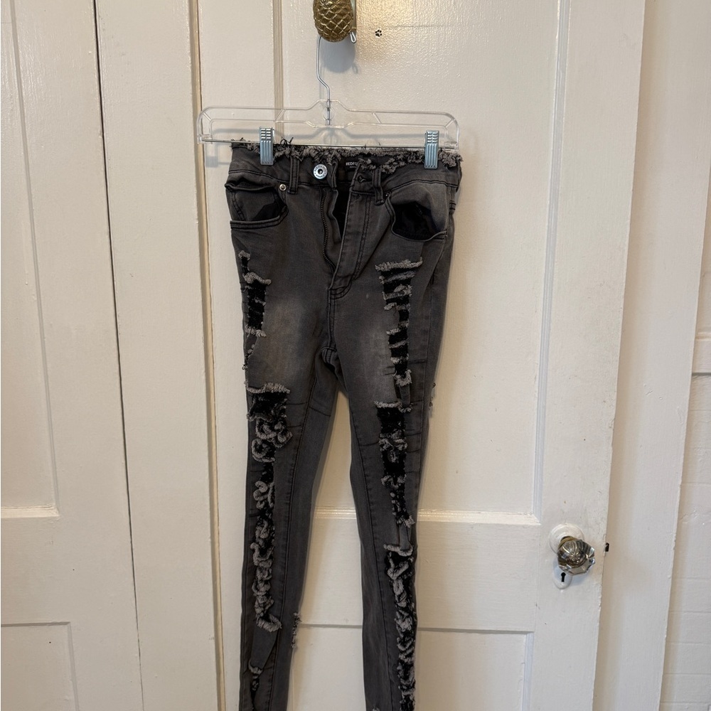 Redfox Jeans size 7 Women’s Skinny Distressed Jeans - Gray